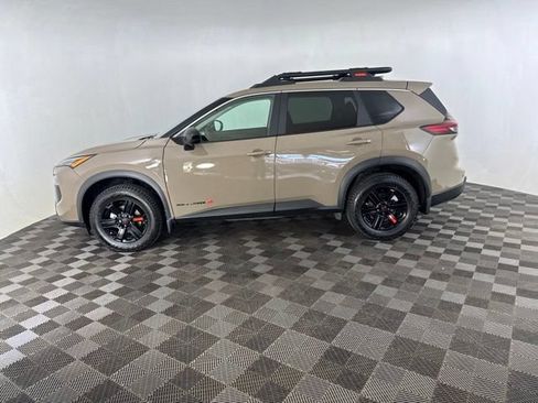 Used 2025 Nissan Rogue SV AWD/4WD image 8