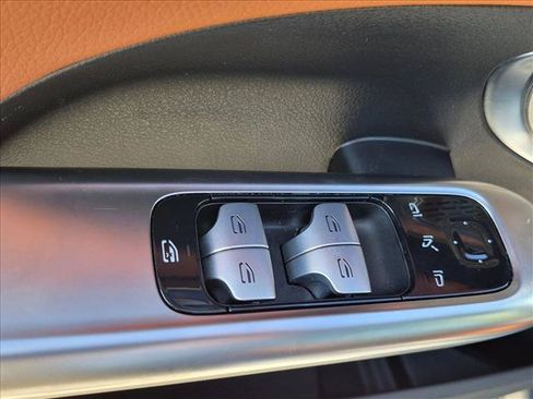 Used 2024 Mercedes-Benz C 300 Sedan image 9