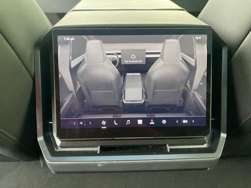 Used 2025 Tesla Cybertruck AWD Crew Cab image 19