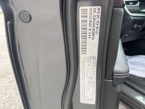 Used 2025 Jeep Grand Cherokee Laredo X RWD image 24