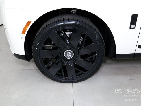 Used 2026 Rolls-Royce Cullinan AWD/4WD image 42
