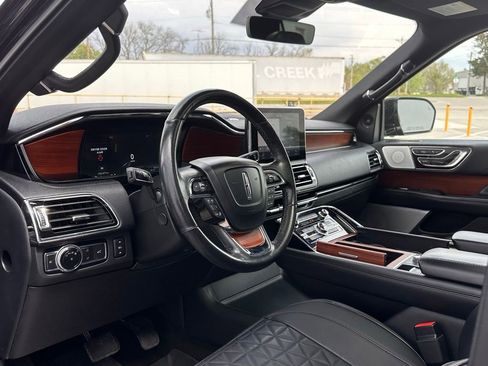 Used 2019 Lincoln Navigator L Reserve AWD/4WD image 10