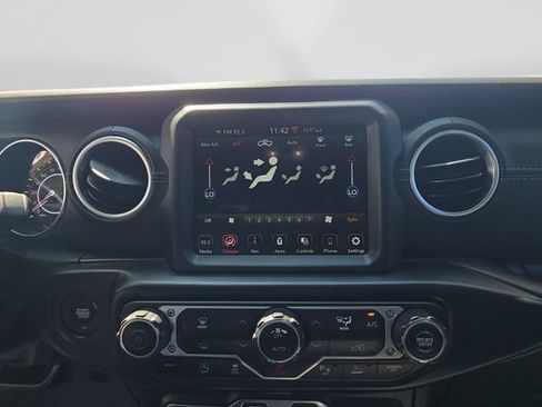 Used 2021 Jeep Gladiator Overland w/ Popular Equipment Package AWD/4WD image 18