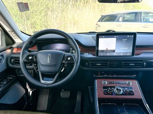 Used 2024 Lincoln Aviator Reserve w/ Equipment Group 201A image 22