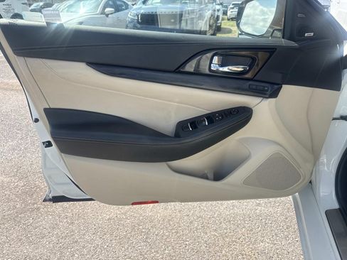 Used 2023 Nissan Maxima Platinum w/ Sport Mat Group FWD image 19