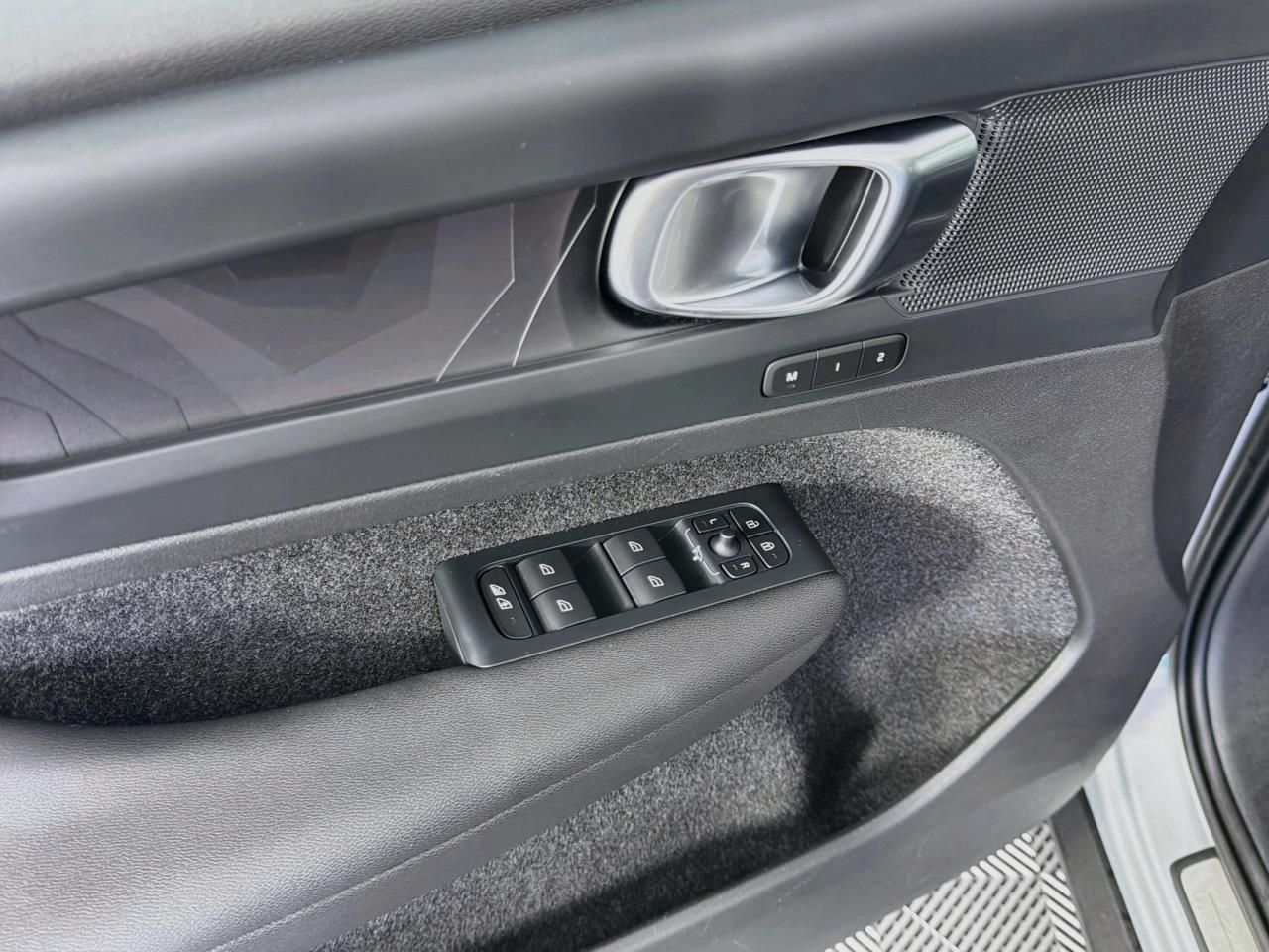 Used 2023 Volvo XC40 Recharge Plus AWD/4WD image 20