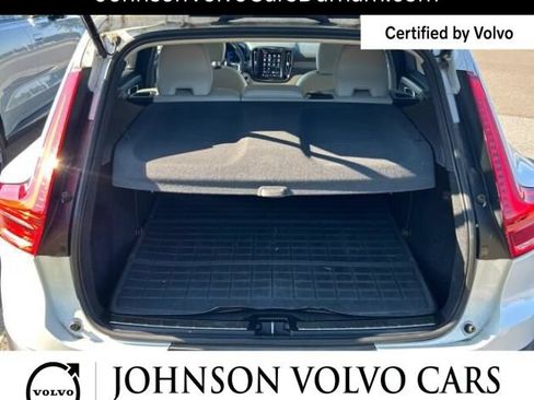 Used 2023 Volvo XC40 B5 Ultimate w/ Protection Package Premier AWD/4WD image 12