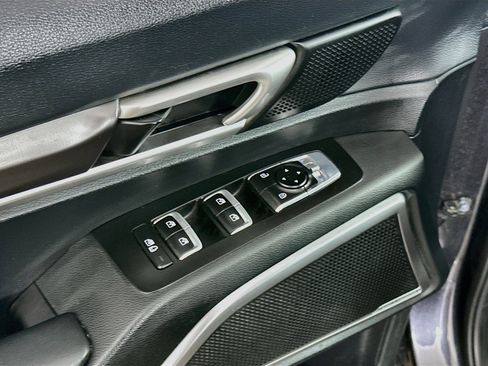Used 2025 Kia Telluride S FWD image 15