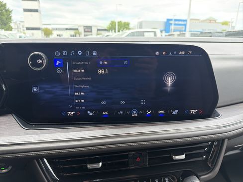 Used 2025 Chevrolet Tahoe LT AWD/4WD image 23