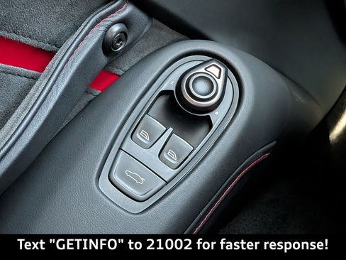 Used 2022 Aston Martin V8 Vantage Coupe image 27