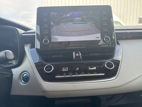 Used 2020 Toyota Corolla LE FWD image 15