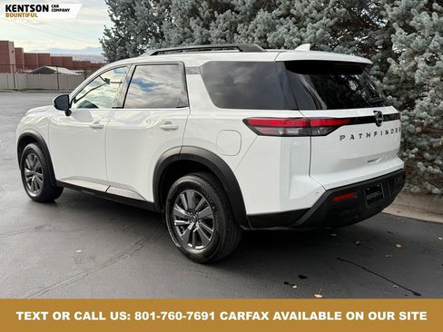Used 2025 Nissan Pathfinder SV image 6