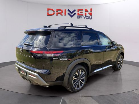 New 2026 Nissan Pathfinder Platinum image 5
