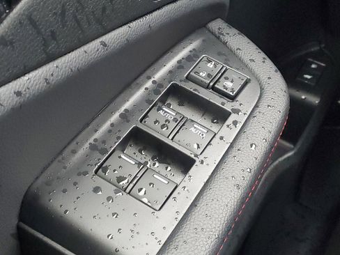 Certified 2025 Honda Passport Black Edition image 17