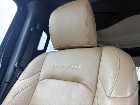 Used 2019 Jeep Wrangler Unlimited Sahara AWD/4WD image 15