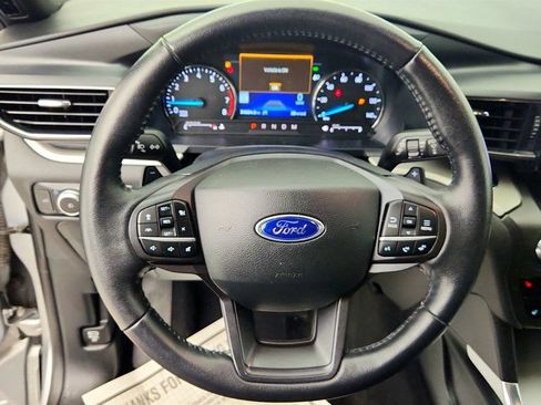 Used 2020 Ford Explorer XLT w/ Equipment Group 202A AWD/4WD image 13