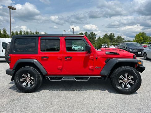 Used 2019 Jeep Wrangler Unlimited Sport AWD/4WD image 2