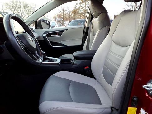 Used 2019 Toyota RAV4 XLE Premium w/ Cold Weather Package image 20