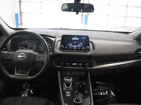 Used 2025 Nissan Rogue SV AWD/4WD image 5