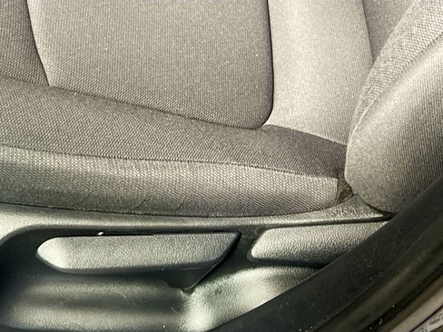 Used 2021 Toyota Corolla LE FWD image 15