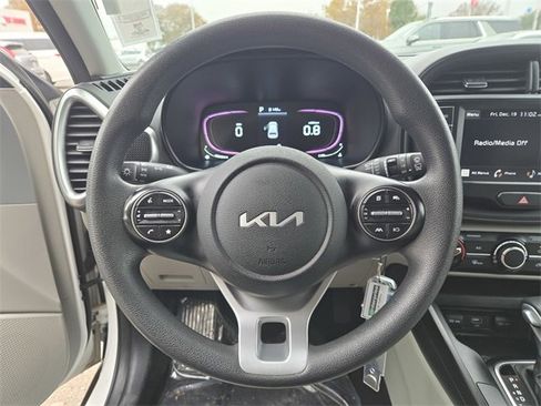 Certified 2023 Kia Soul LX w/ LX Technology Package image 25