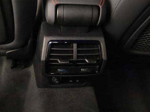 Certified 2025 Audi Q3 2.0T Premium Plus w/ Premium Plus Package image 22