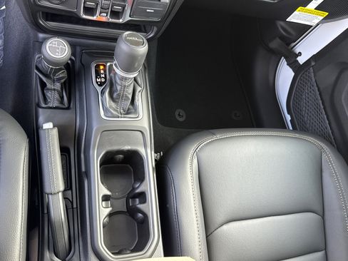 New 2026 Jeep Gladiator Sport AWD/4WD image 14