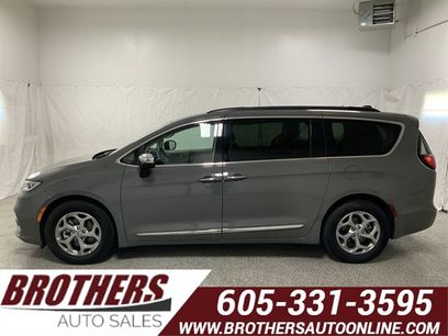 Used 2023 Chrysler Pacifica Limited