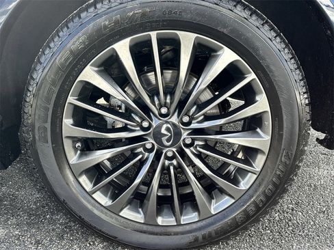 Certified 2024 INFINITI QX80 Premium Select w/ All-Season Package image 11