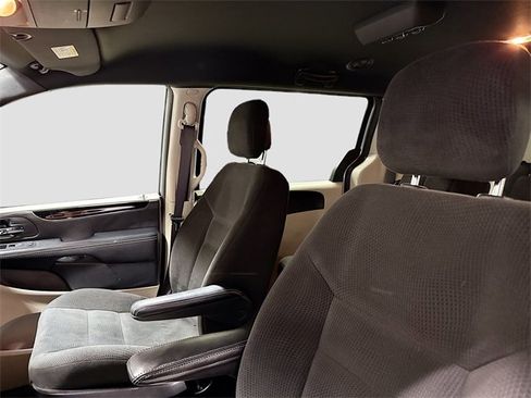 Used 2016 Dodge Grand Caravan SE image 20