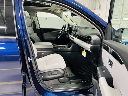 New 2025 Honda Pilot Touring image 37