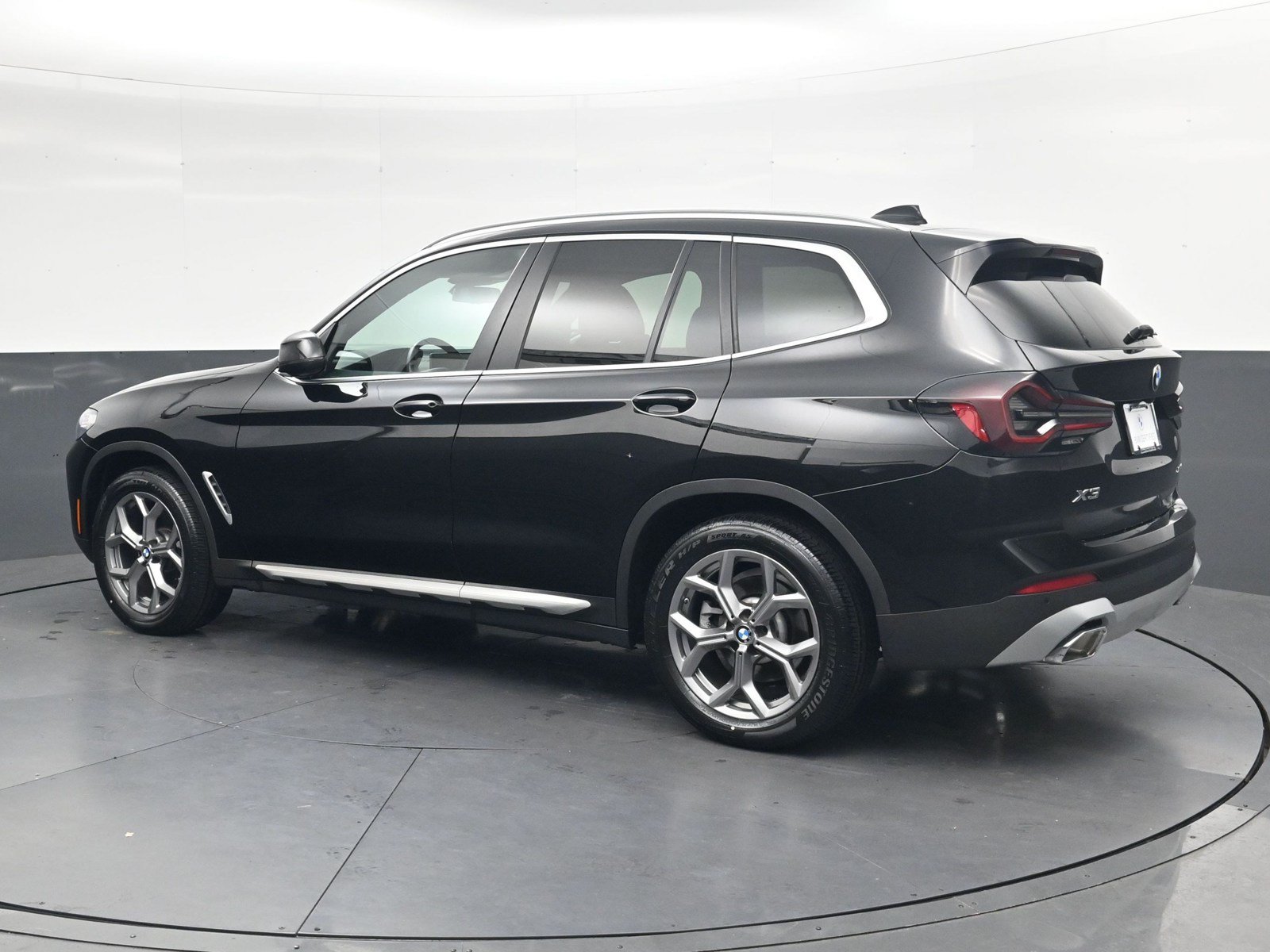 Used 2023 BMW X3 xDrive30i w/ Convenience Package AWD/4WD image 6