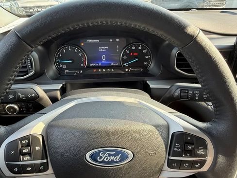 Used 2023 Ford Explorer XLT w/ Equipment Group 202A AWD/4WD image 19