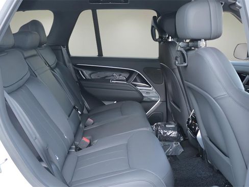 New 2026 Land Rover Range Rover SE image 17