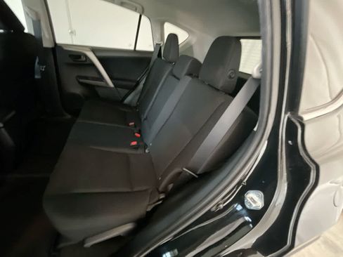 Used 2017 Toyota RAV4 LE AWD/4WD image 21