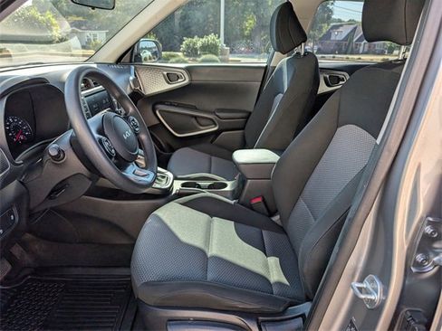 Used 2022 Kia Soul LX w/ Technology Package image 17
