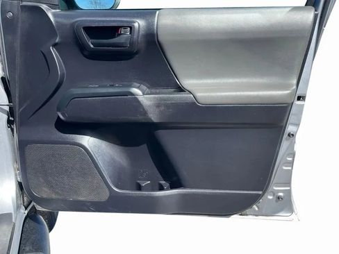 Used 2020 Toyota Tacoma SR image 26