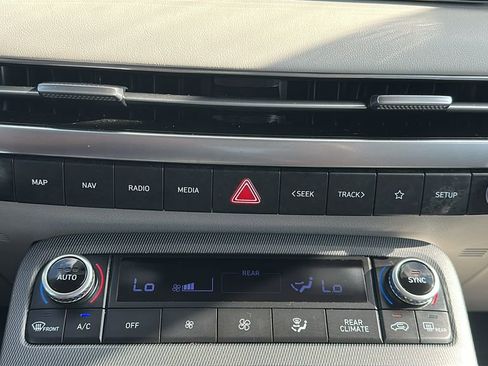 Used 2024 Hyundai Palisade Limited image 26