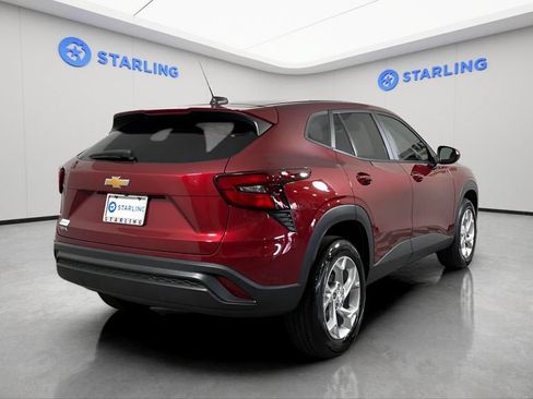 Certified 2024 Chevrolet Trax LS w/ LS Convenience Package FWD image 8