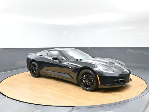 Used 2017 Chevrolet Corvette Stingray Coupe w/ 1LT RWD image 9