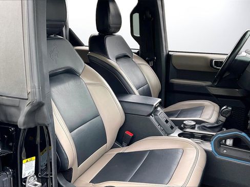 Used 2023 Ford Bronco Wildtrak image 23