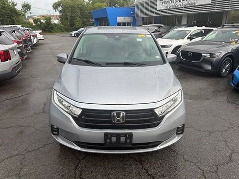 Used 2023 Honda Odyssey Touring image 2