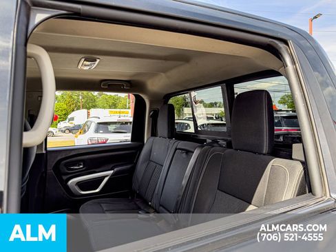 Used 2018 Nissan Titan SV w/ SV Convenience Package AWD/4WD image 16