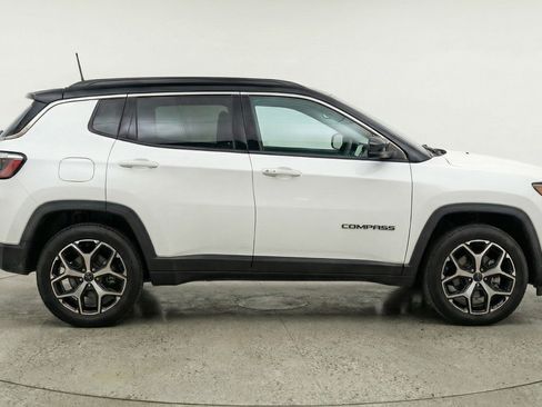 Used 2025 Jeep Compass Limited AWD/4WD image 11