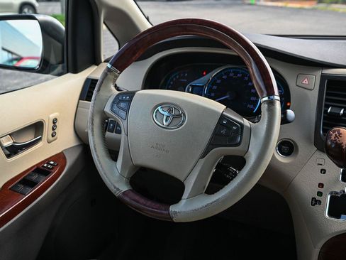 Used 2011 Toyota Sienna Limited w/ Premium Pkg FWD image 33