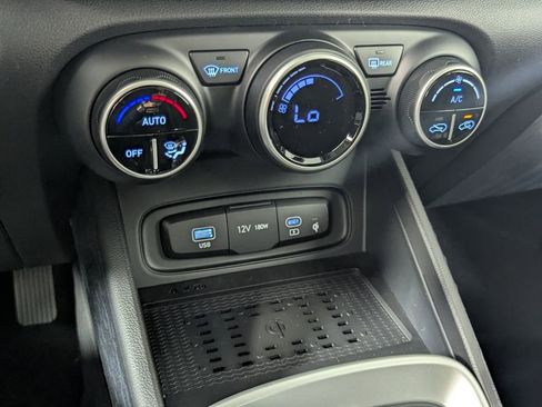 New 2026 Hyundai Venue SEL FWD image 19