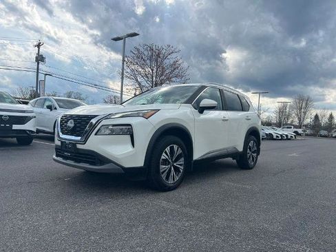 Certified 2023 Nissan Rogue SV w/ SV Premium B Package AWD/4WD image 8