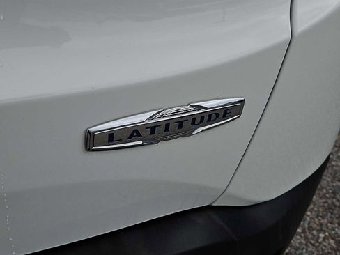 Used 2021 Jeep Renegade Latitude w/ Luxury Group I image 12