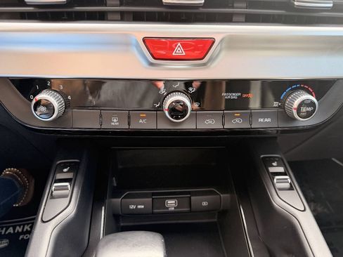 Used 2020 Kia Telluride S w/ S 8 Passenger Seating Package FWD image 32