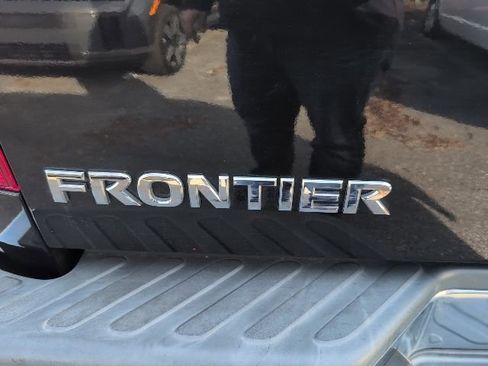 Used 2019 Nissan Frontier SV w/ Value Truck Package image 9